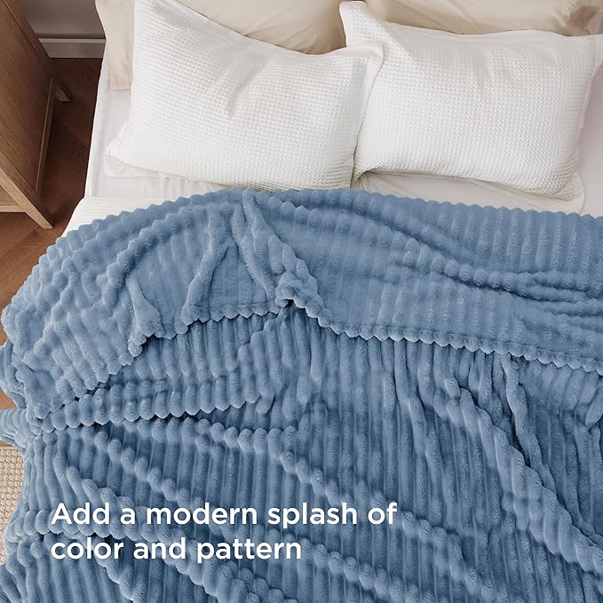 Bedsure GentleSoft Blue Full Blanket - Image 3