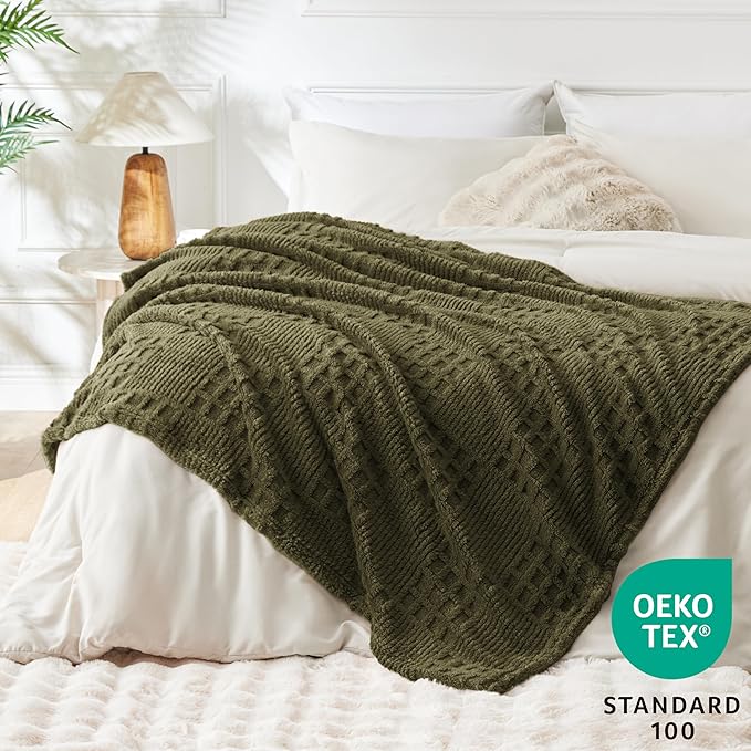 EXQ Home Fleece Throw Blanket for Couch or Bed - Image 3