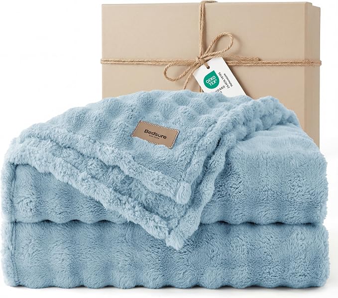 Bedsure 3D Fleece Bubble Blanket by BEDSURE