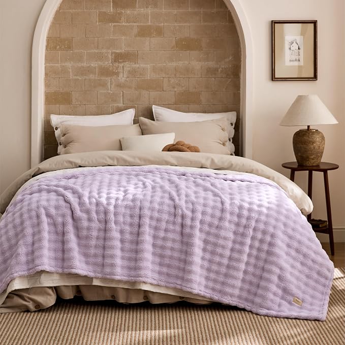 Bedsure 3D Fleece Bubble Blanket - Image 8