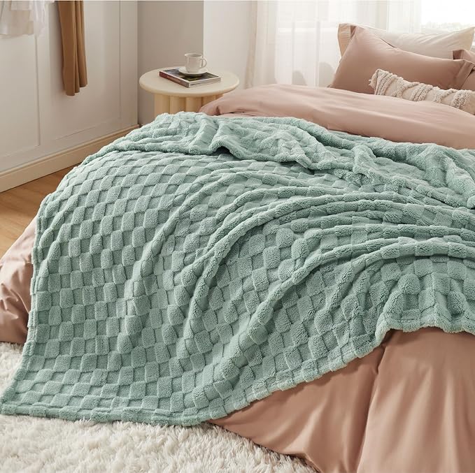 Bedsure GentleSoft Full Size Blankets - Image 6