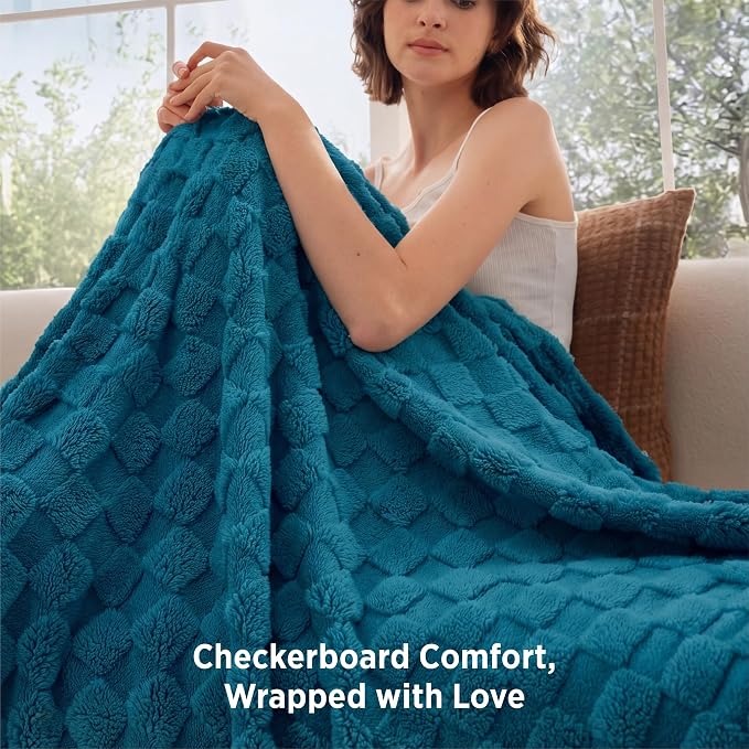Bedsure GentleSoft Teal Throw Blanket - Image 5