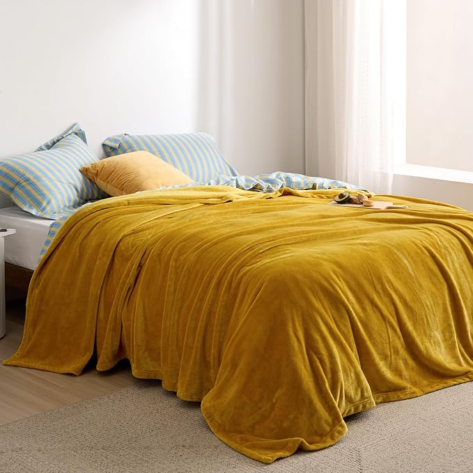 Bedsure Fleece Blanket Queen Blanket Gold Yellow - Image 6