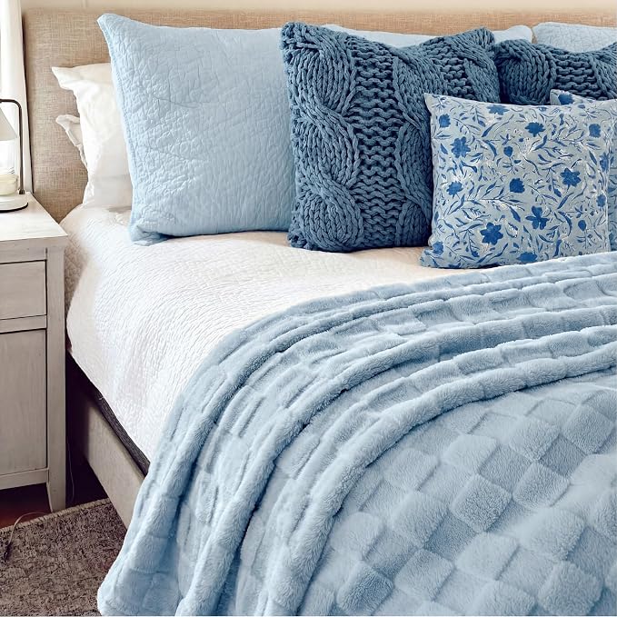 Bedsure GentleSoft Light Blue Throw Blanket - Image 5