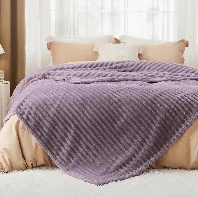 Bedsure GentleSoft Light Purple Fleece Blanket - Image 2