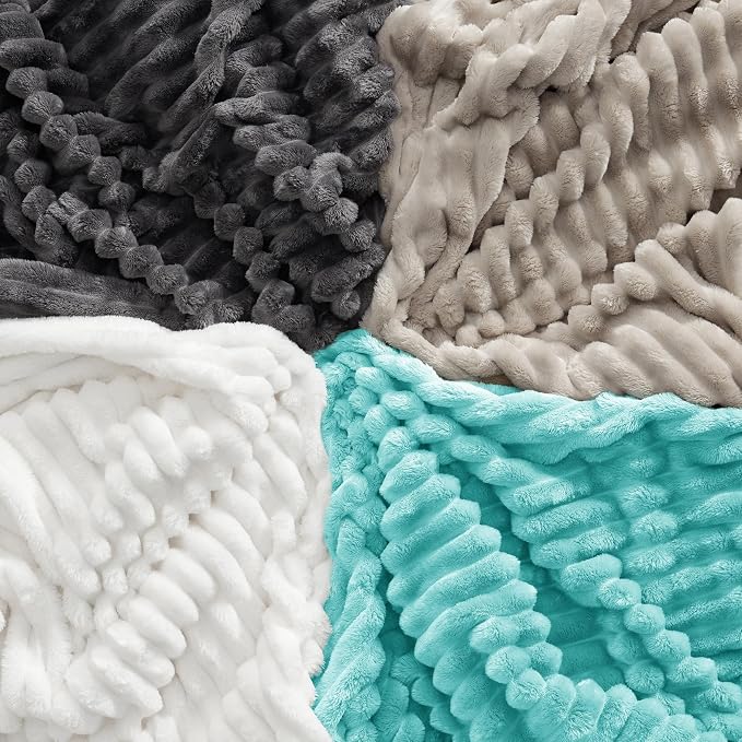 Bedsure GentleSoft Blue Full Blanket - Image 6