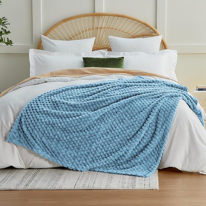 EXQ Home Fleece Throw Blanket for Couch or Bed - Image 2