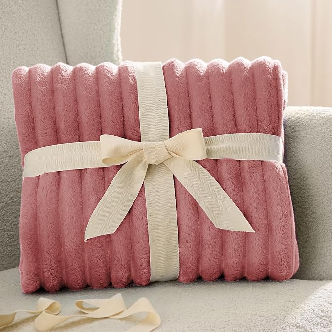 Bedsure GentleSoft Dusty Pink Fleece Queen Blanket - Image 7
