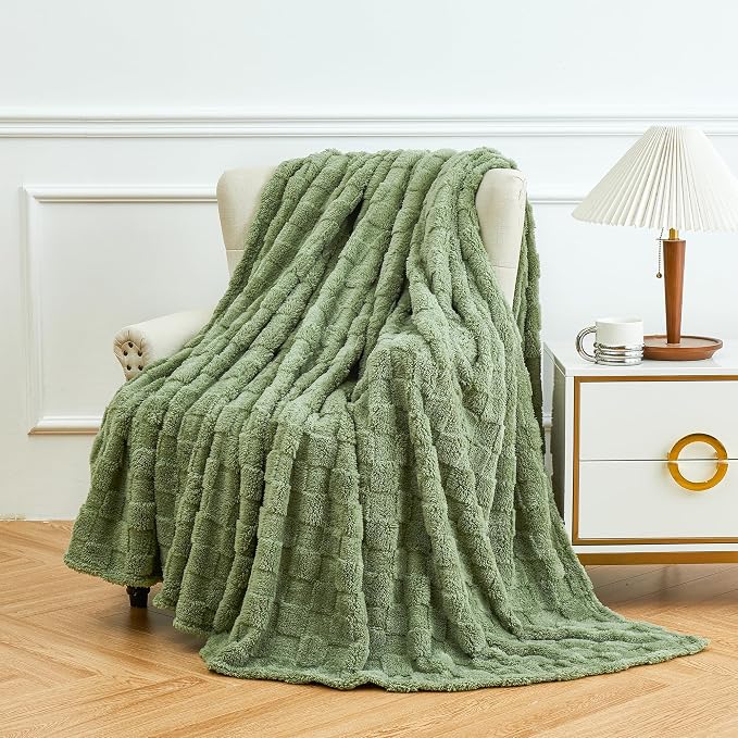 Aganear Flannel Throw Blanket - Image 2