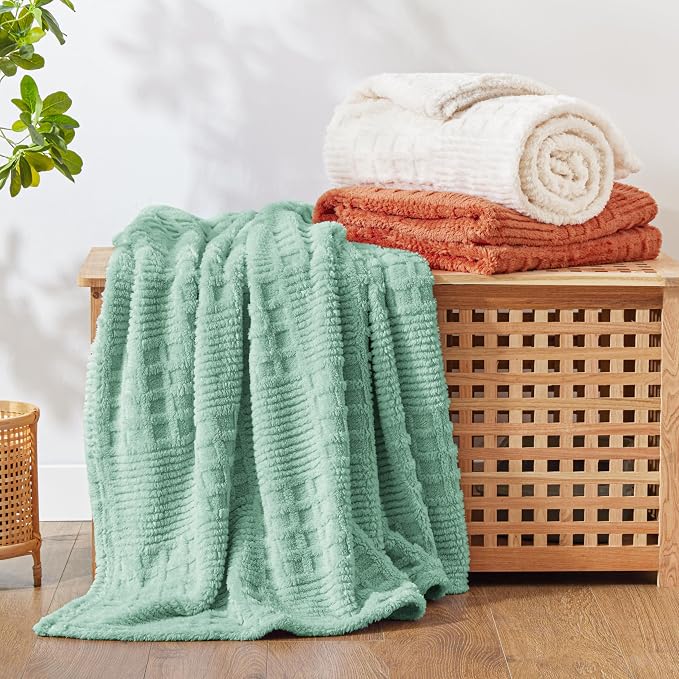 EXQ Home Fleece Throw Blanket for Couch or Bed - Image 7