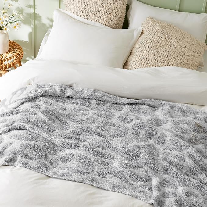 Bedsure Leopard Throw Blanket for Couch, Knit Fall Blanket - Image 3